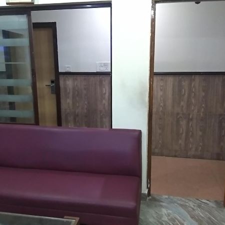 Sai Tirumala Residency 蒂鲁帕蒂 外观 照片