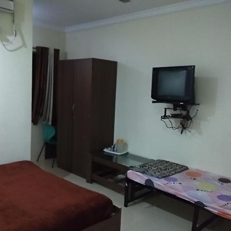 Sai Tirumala Residency 蒂鲁帕蒂 外观 照片