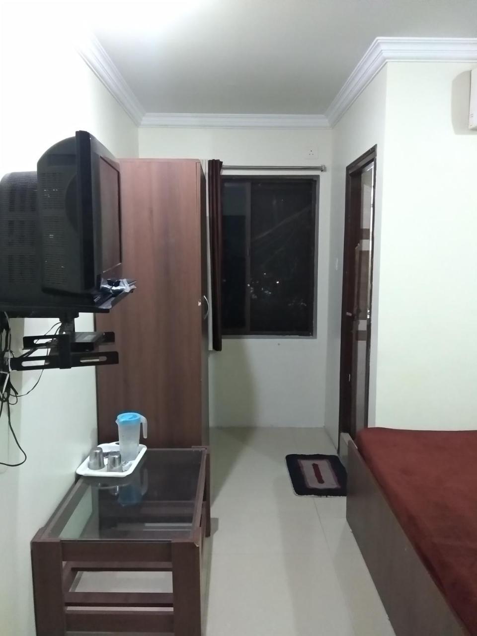 Sai Tirumala Residency 蒂鲁帕蒂 外观 照片