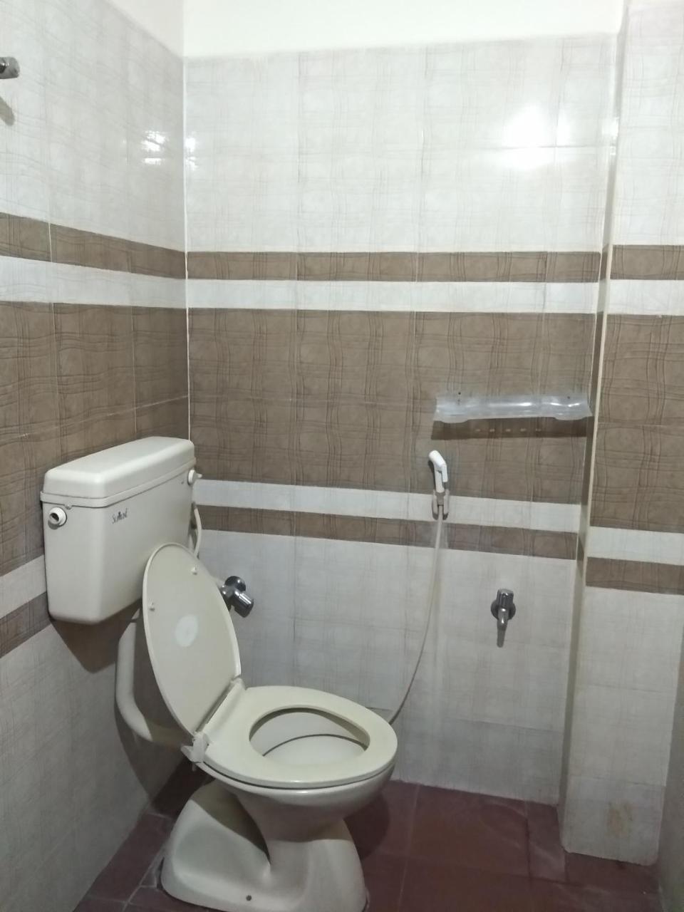 Sai Tirumala Residency 蒂鲁帕蒂 外观 照片