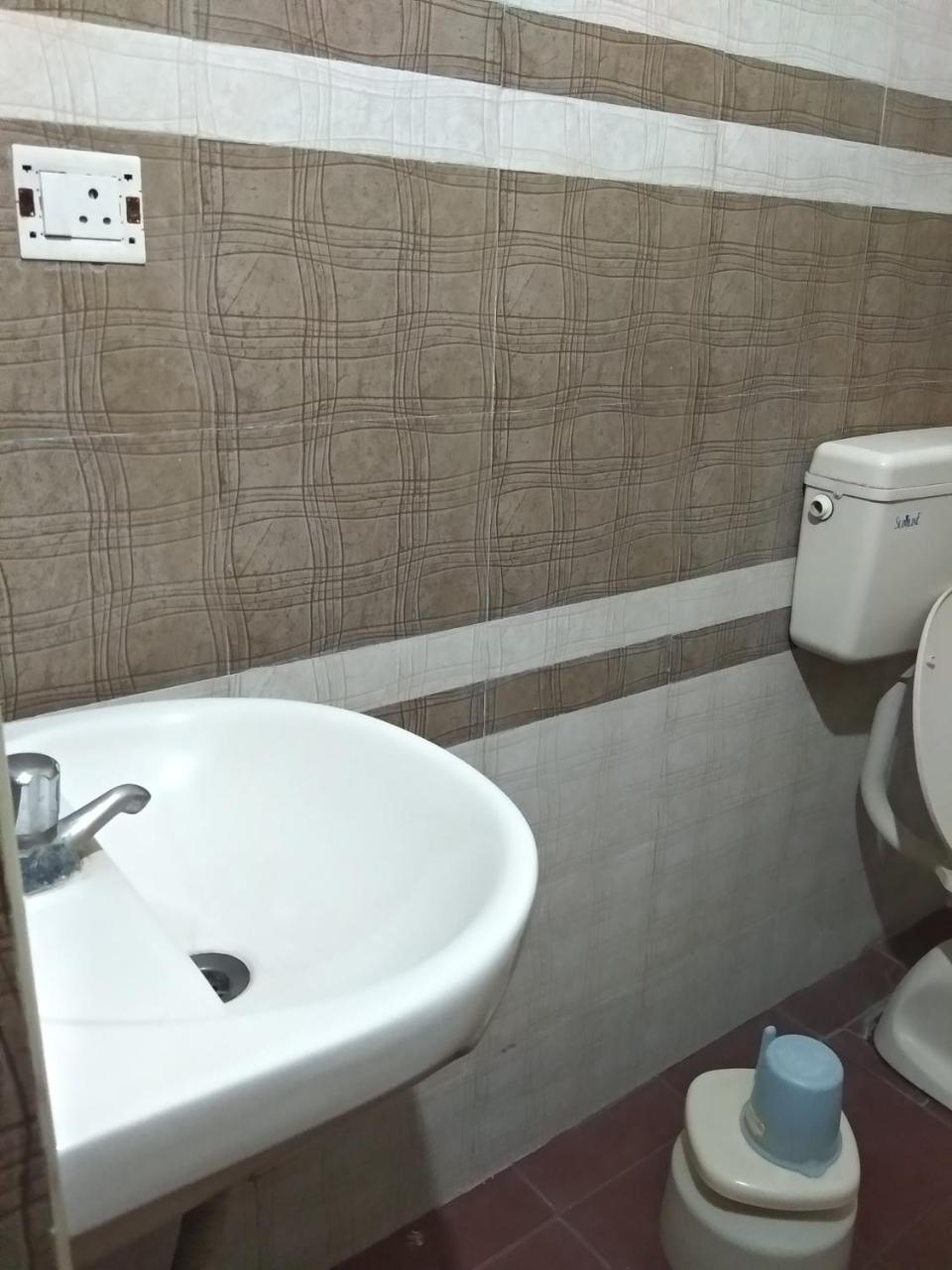 Sai Tirumala Residency 蒂鲁帕蒂 外观 照片