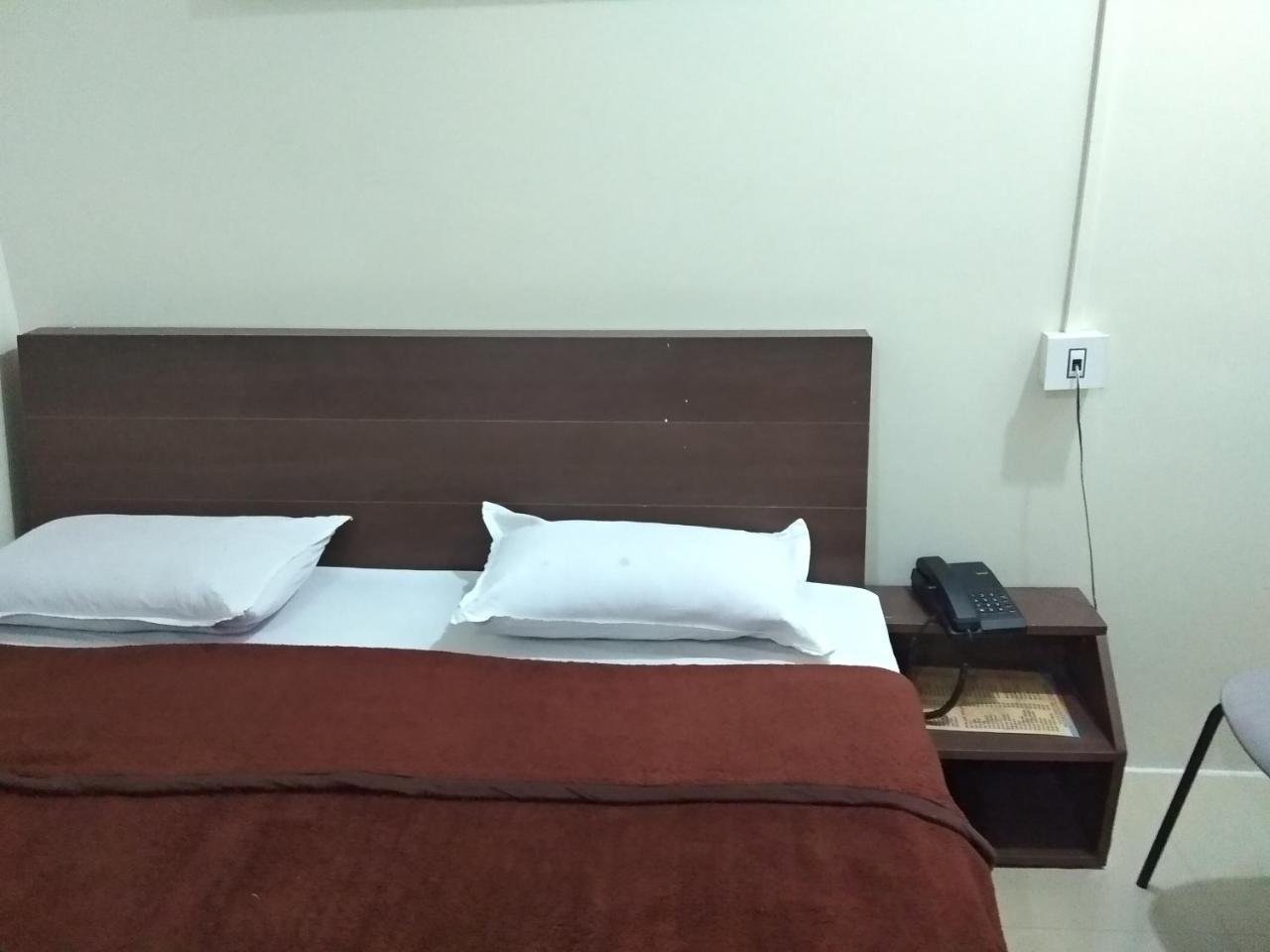 Sai Tirumala Residency 蒂鲁帕蒂 外观 照片