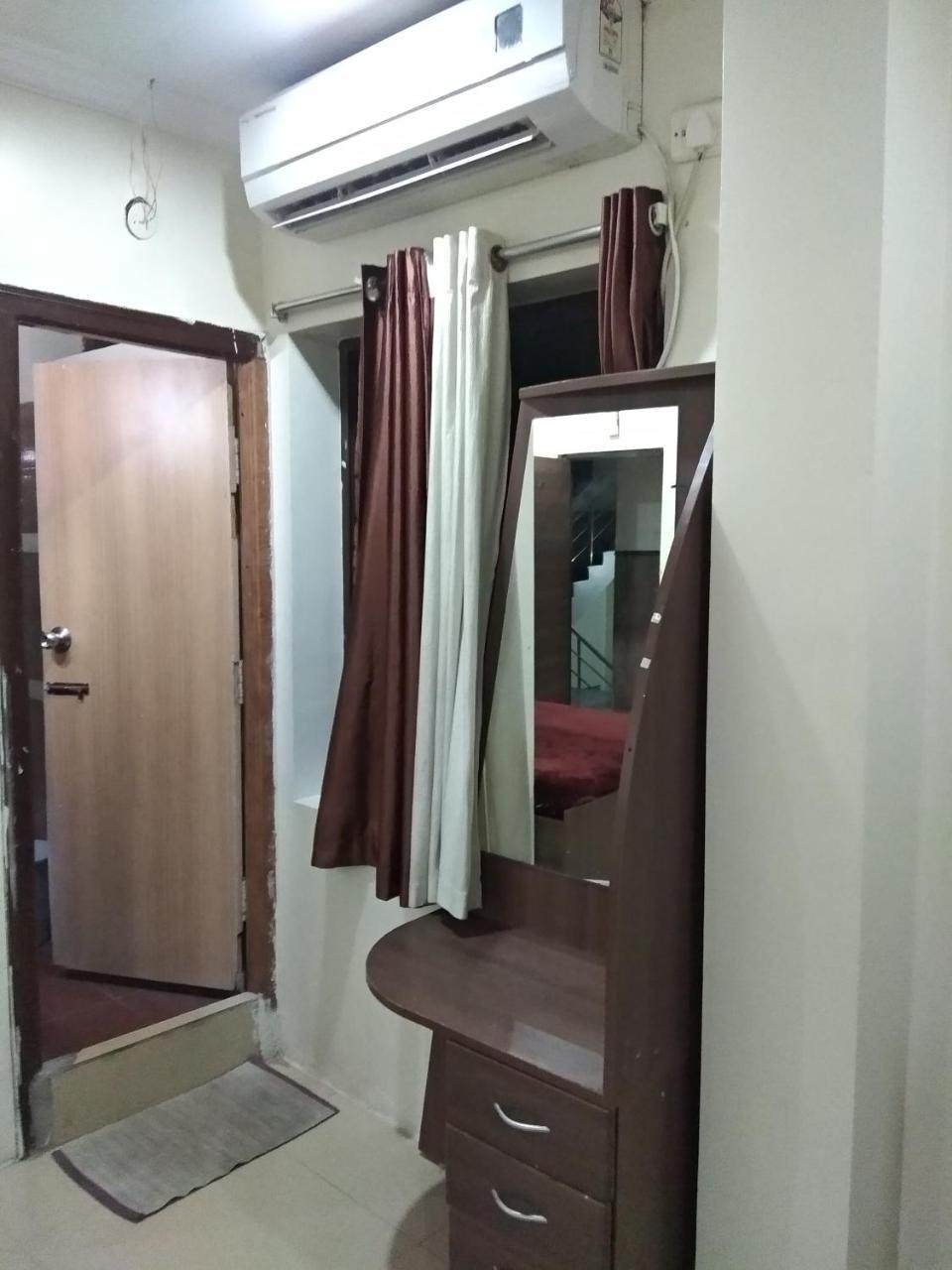 Sai Tirumala Residency 蒂鲁帕蒂 外观 照片