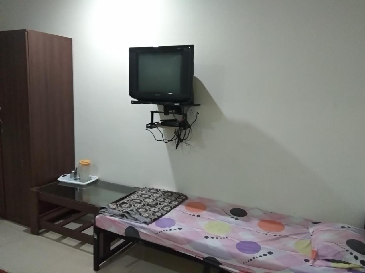 Sai Tirumala Residency 蒂鲁帕蒂 外观 照片