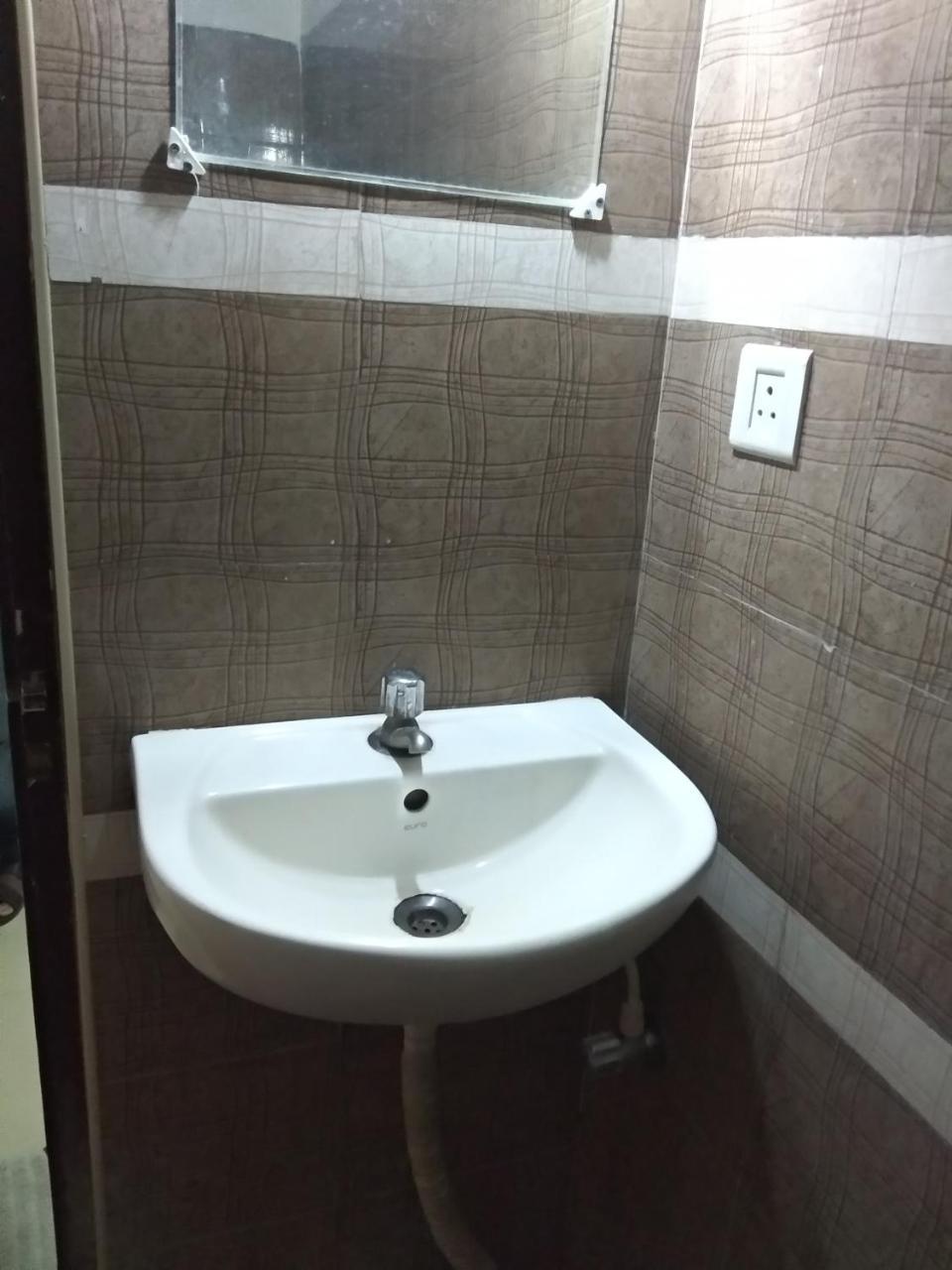 Sai Tirumala Residency 蒂鲁帕蒂 外观 照片