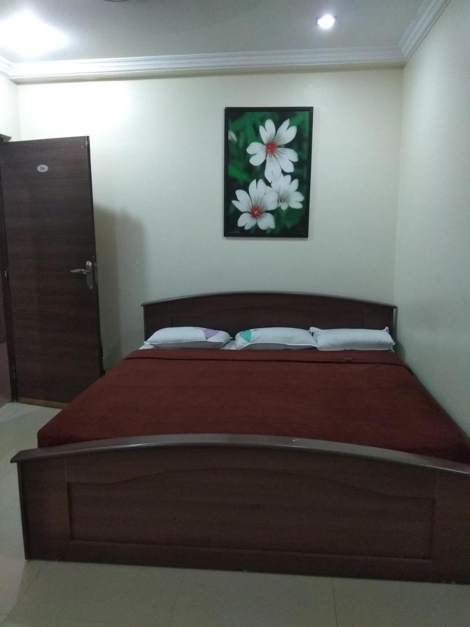 Sai Tirumala Residency 蒂鲁帕蒂 外观 照片