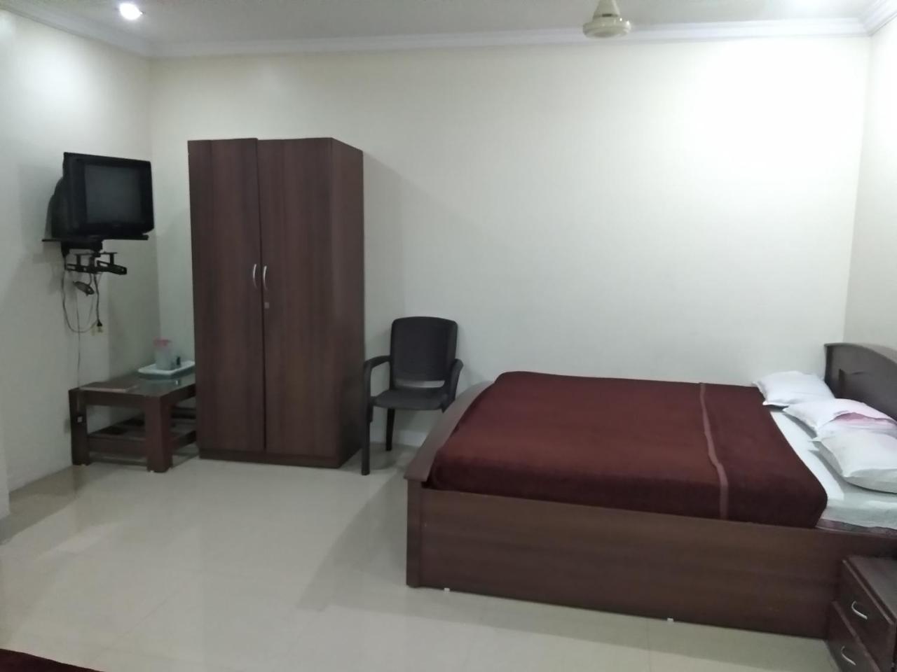 Sai Tirumala Residency 蒂鲁帕蒂 外观 照片