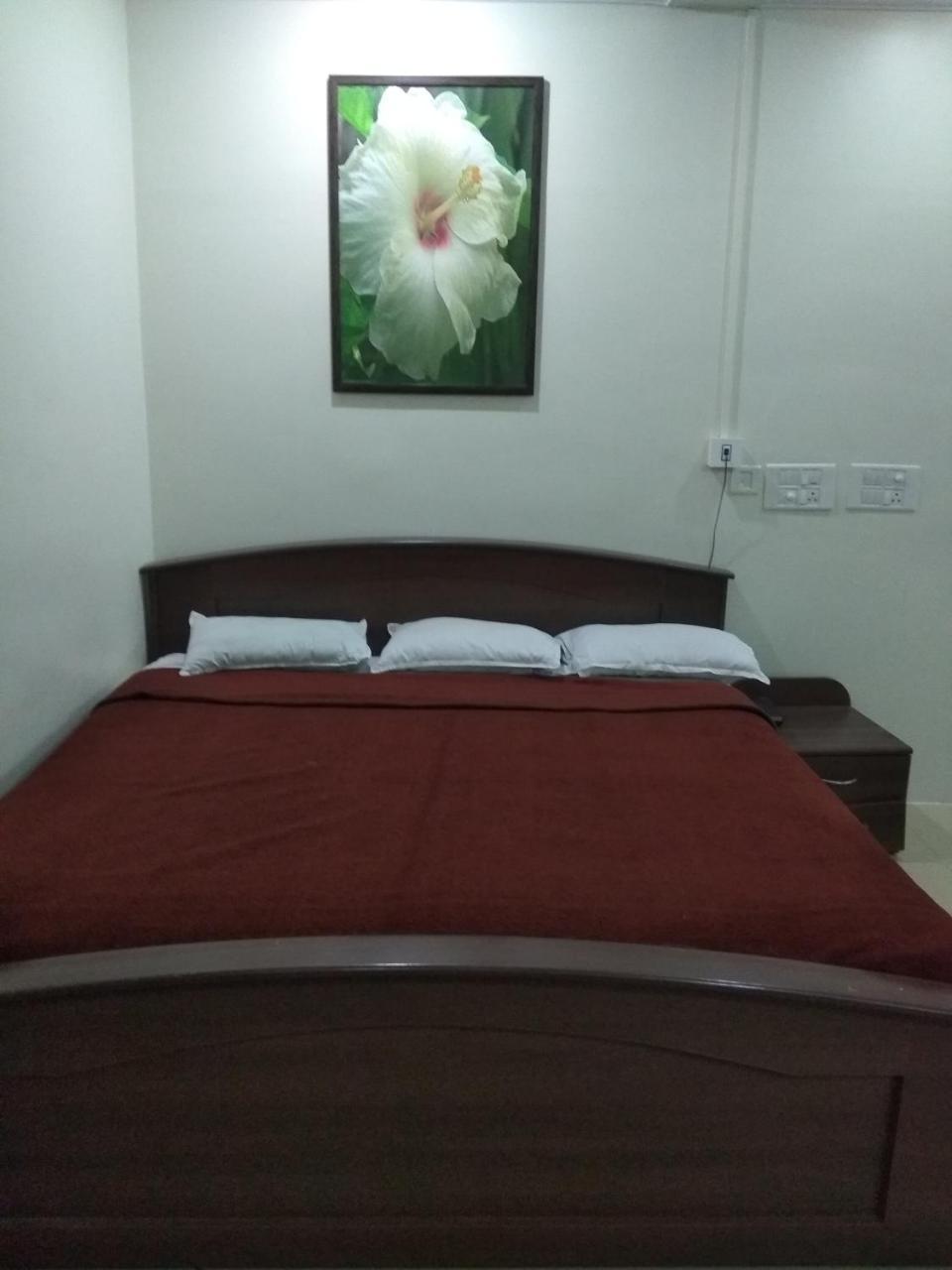 Sai Tirumala Residency 蒂鲁帕蒂 外观 照片