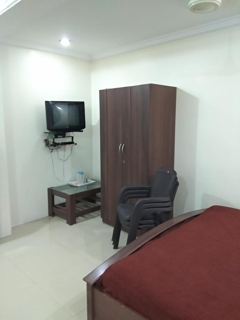 Sai Tirumala Residency 蒂鲁帕蒂 外观 照片