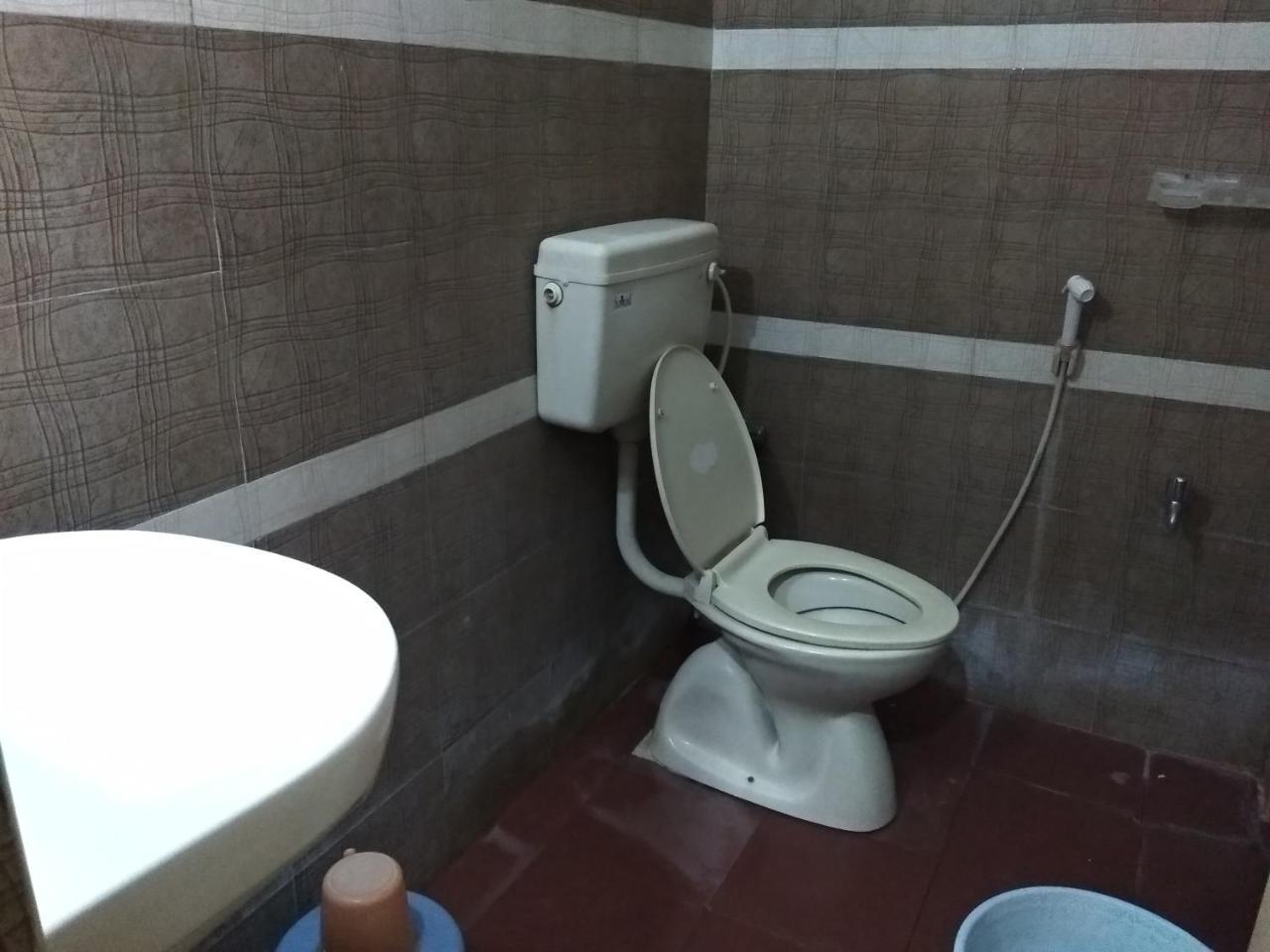Sai Tirumala Residency 蒂鲁帕蒂 外观 照片